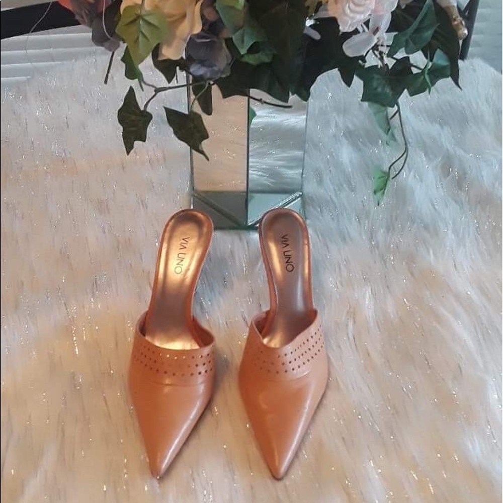 Tan Leather Slides By Via Uno - image 6